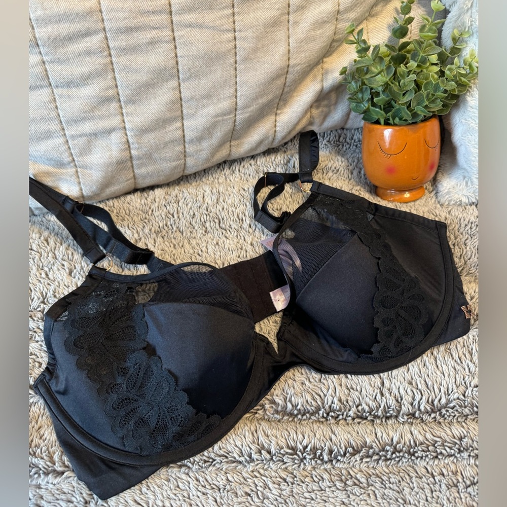 Savage X Fenty Black lace and Mesh Demi bra